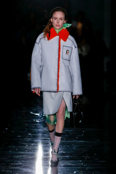 Look 25